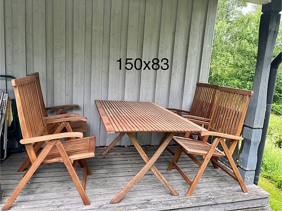 Trädgårdsgrupp bord och 4 stolar i trä