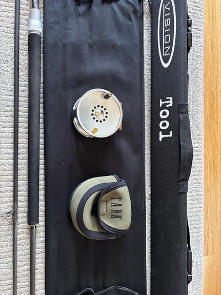 Vision Tool 12,6" #7/8 tvåhands flugspö med Vision Tank rulle