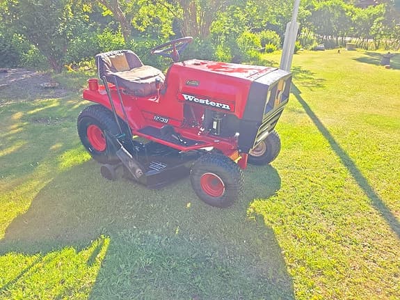Western åkgräsklippare 12 HP röd