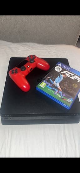 Sony PlayStation 4 spelkonsol med handkontroll
