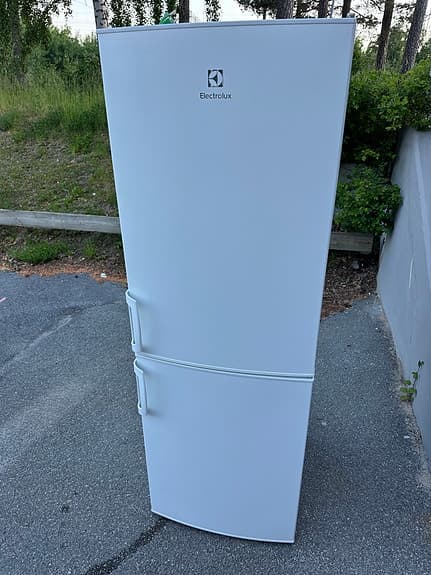 Electrolux kombiskåp kyl och frys 175 cm Energiklass A++