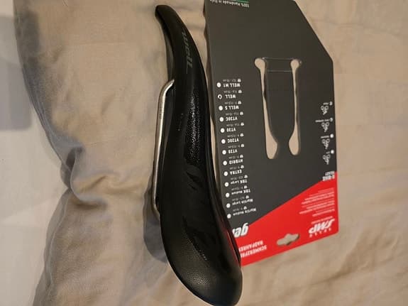 Selle SMP TRK Gel cykelsadel svart