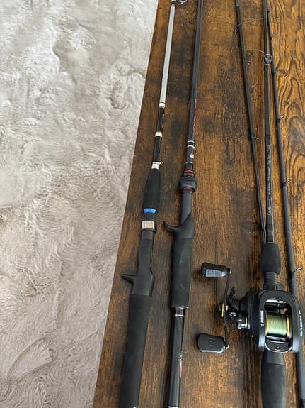 Baitcasting-spön med rulle för spinnfiske