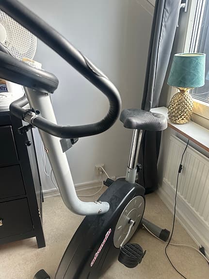 Adrenalin motionscykel med display