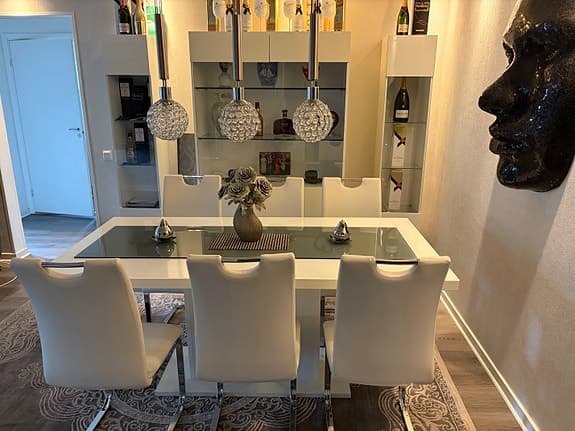 Matgrupp 6-Skinn Stolar Vita Beige med Vit Bort med Glasskiva Vitrinskåp 3ST