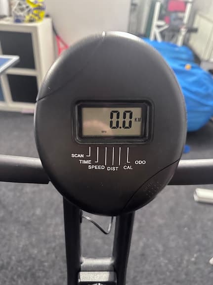 React träningscykel med display svart