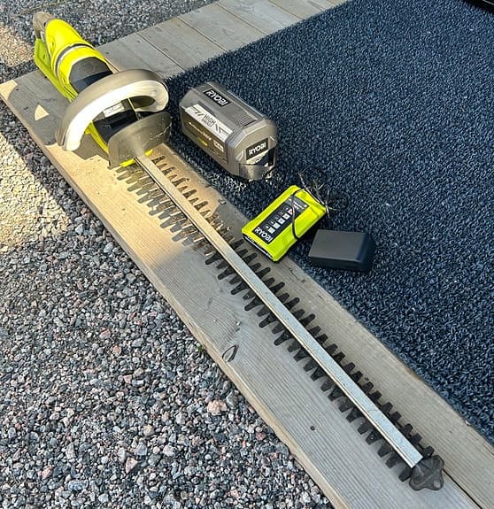 Ryobi 36V gräsklippare + häcksax
