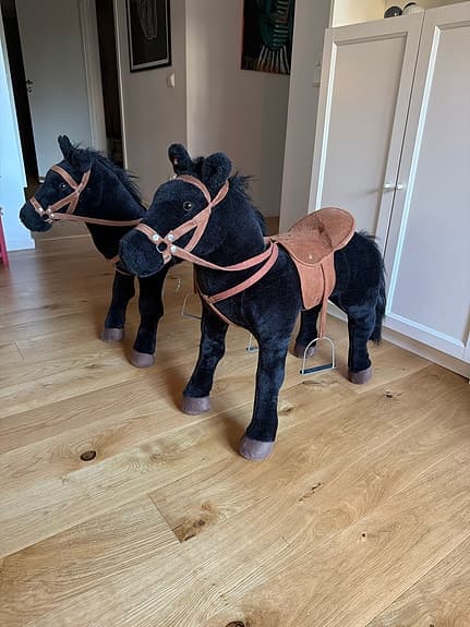 Leksakshäst med galoppljud 50cm