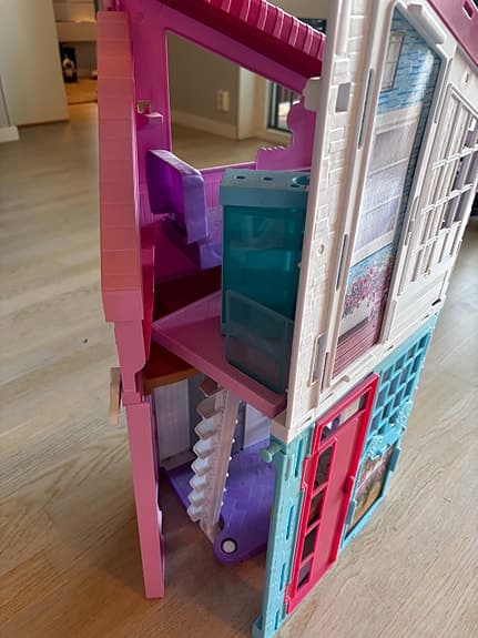 Barbie hus och campingbil rosa