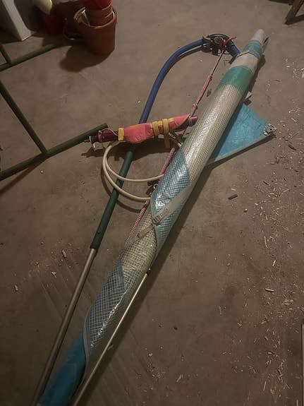 Vindsurfingrigg med mast och bom