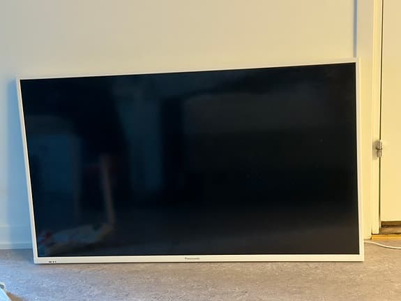 ”Panasonic 39” Smart TV TX-39AS600YW” ”Väggmontering”