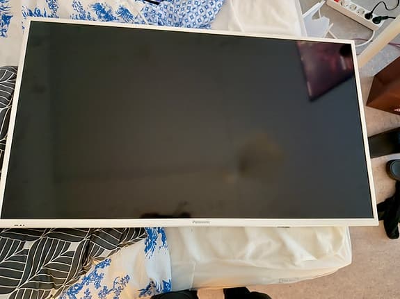 ”Panasonic 39” Smart TV TX-39AS600YW” ”Väggmontering”
