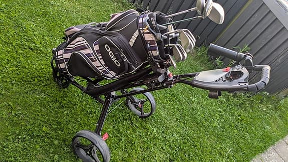 Wilson Deep Red 3 Golfset inkl bag och vagn