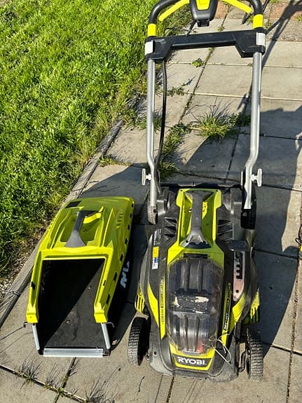 Ryobi (One+)  Batteridriven gräsklippare