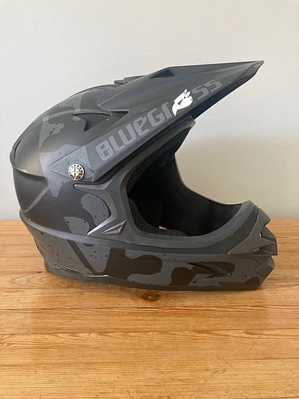 Bluegrass fullface hjälm S (54-56)