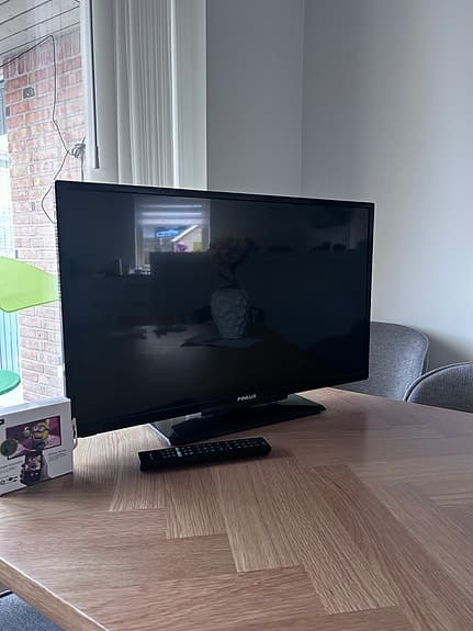 Finlux 32" TV med fjärrkontroll + Chromecast (Gör TV:n smart!)