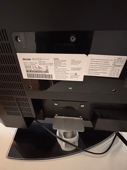 Philips 32” TV HD med fjärr bra skick