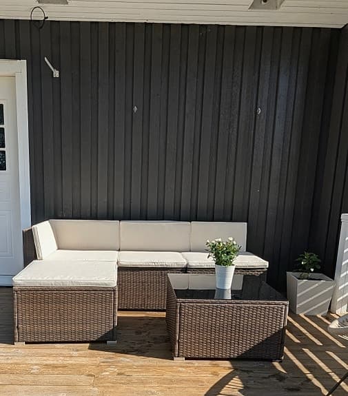Utemöbler / Loungemöbler med bord och dynor