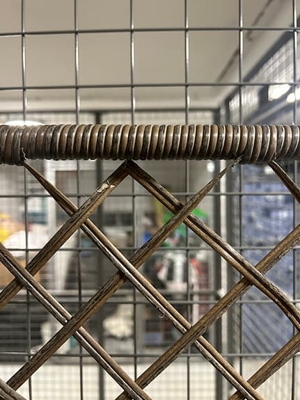 2st kruka med spaljé i rottingstil