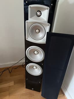 Yamaha NS-555 golvhögtalare svart