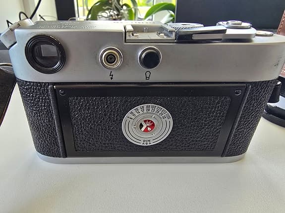 Leica M4 med 2 objektiv med mer serienr 1194273