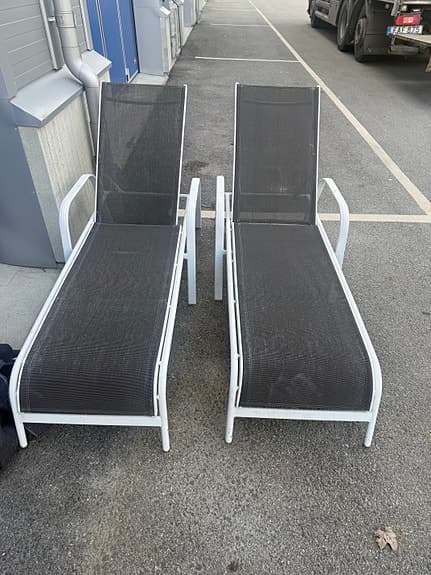 Solsängar vit stomme svart sits