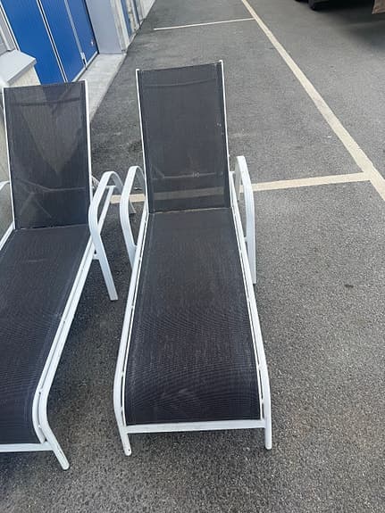 Solsängar vit stomme svart sits