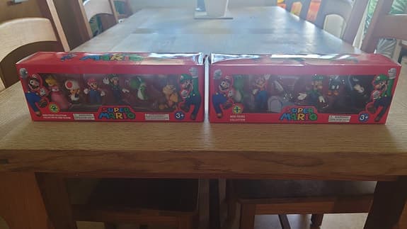 Super Mario samlar figurer