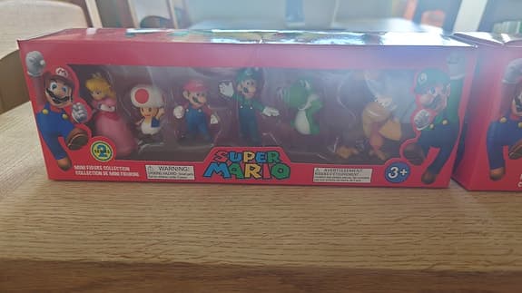 Super Mario samlar figurer