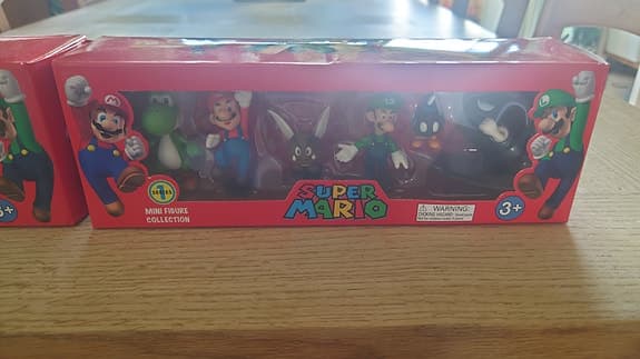 Super Mario samlar figurer