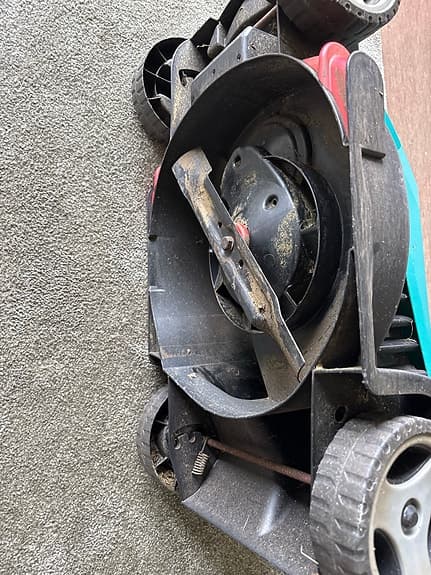 Bosch Rotak 32 elgräsklippare grön