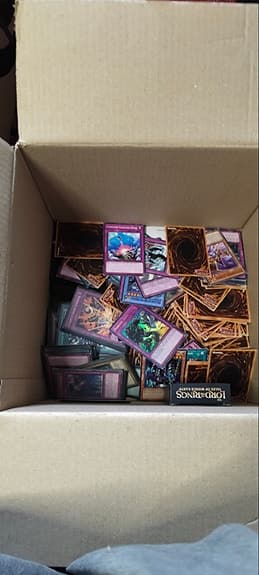 Yu-Gi-Oh! Stor samling med blandade kort