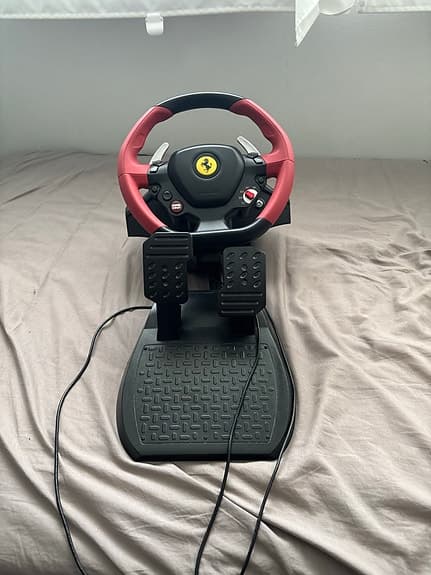 Thrustmaster Ferrari ratt och pedaler till Xbox