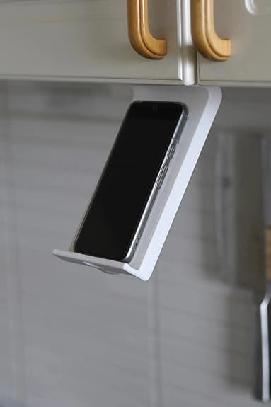 3D-printad vit mobilhållare för skåp och hyllkant
