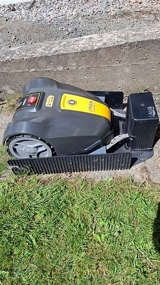 Stiga M5 robotgräsklippare