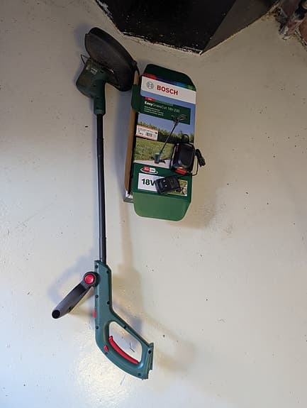 Bosch EasyGrassCut 18V grästrimmer