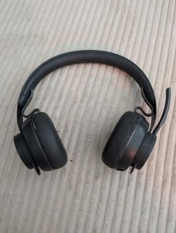 Säljes: Logitech Zone Wireless Headset med ANC (Nypris ca 3 000 kr)