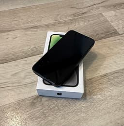 Apple iPhone 14 midnight blue
