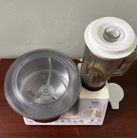 Bosch Universal köksmaskin med mixer – fungerar fint