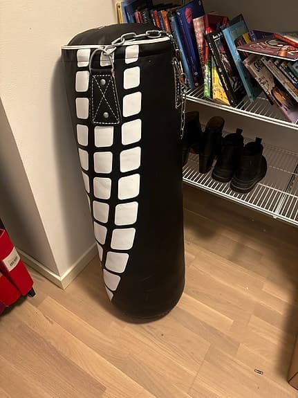 Energetics boxsäck 90 cm 25 kg svart/vit