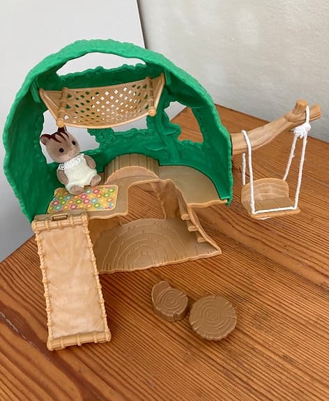 Sylvanian Families lekset trädkoja