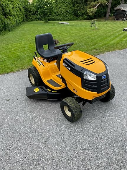Cub Cadet LT2 åkgräsklippare gul