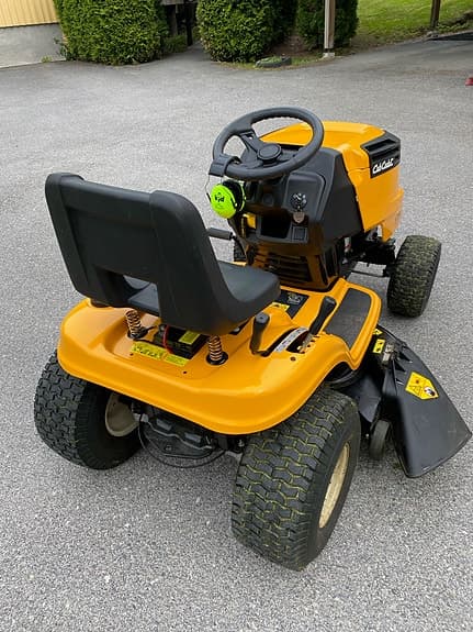 Cub Cadet LT2 åkgräsklippare gul