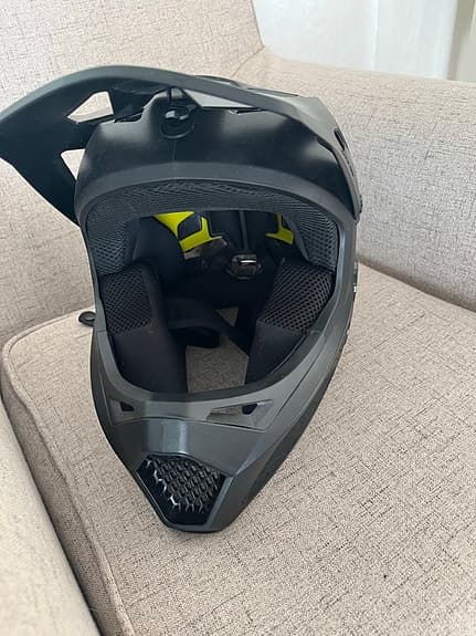 Fox Rampage cykelhjälm fullface svart