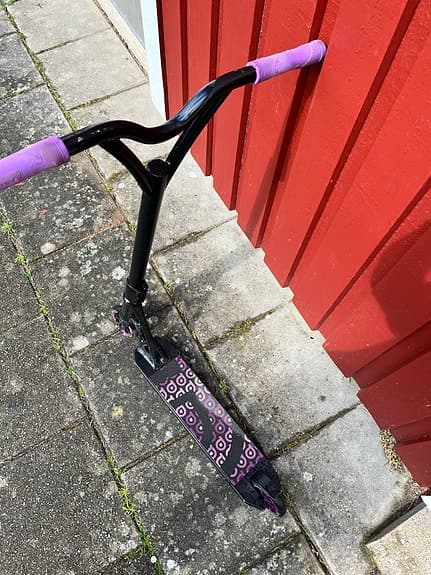 Blunt Prodigy trick sparkcykel svart/lila