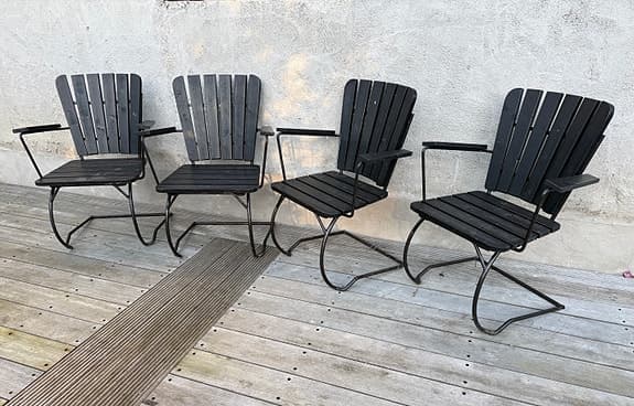 Trädgårdsstolar med gung 4000kr eller bud
