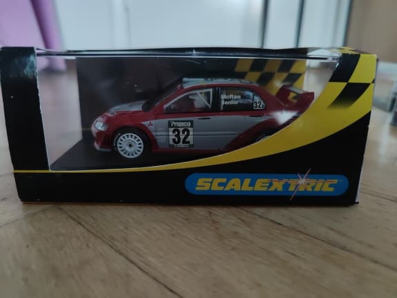 Scalextric Mitsubishi Lancer rallybil för bilbana