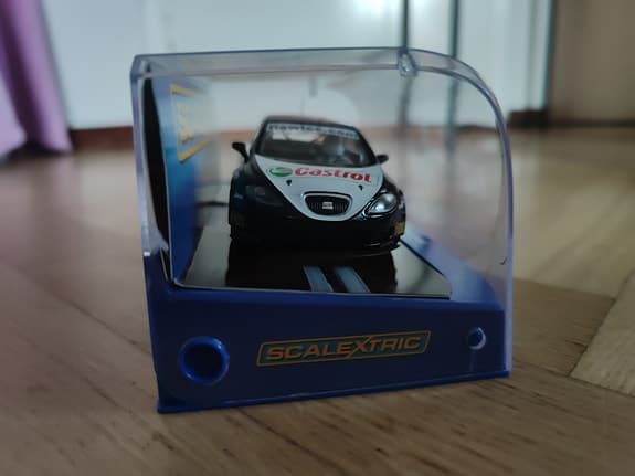 Scalextric Seat Leon slotbil Castrol nr 19
