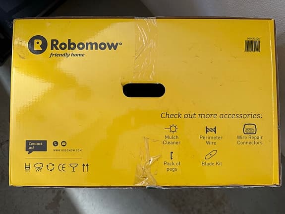 Robomow RoboHome garage till robotgräsklippare