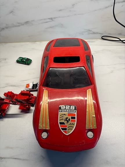 leksaksbilar set med röd Porsche och småbilar